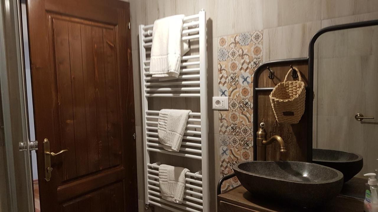 Bed and Breakfast Sura Lu' Vasile. Crivina  Zewnętrze zdjęcie